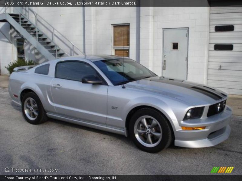 Satin Silver Metallic / Dark Charcoal 2005 Ford Mustang GT Deluxe Coupe