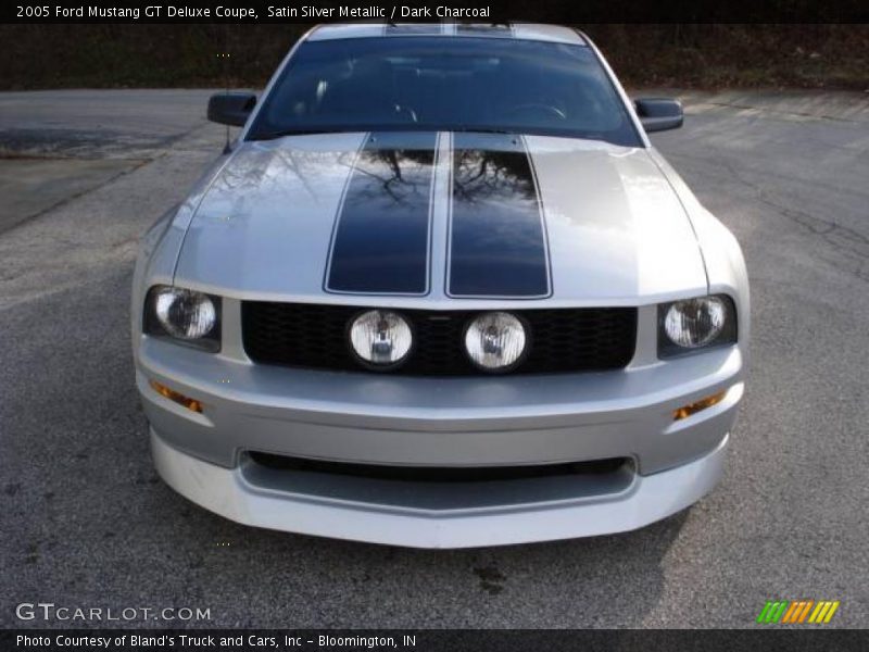 Satin Silver Metallic / Dark Charcoal 2005 Ford Mustang GT Deluxe Coupe