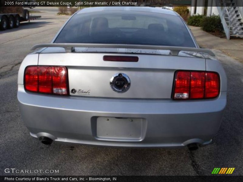 Satin Silver Metallic / Dark Charcoal 2005 Ford Mustang GT Deluxe Coupe