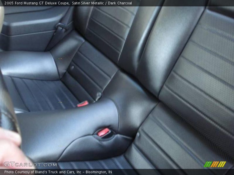 Satin Silver Metallic / Dark Charcoal 2005 Ford Mustang GT Deluxe Coupe