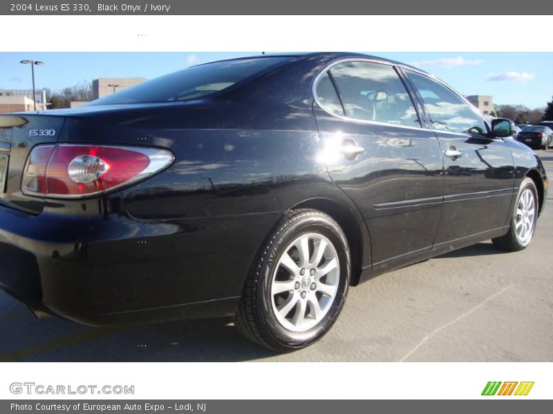 Black Onyx / Ivory 2004 Lexus ES 330