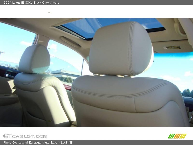 Black Onyx / Ivory 2004 Lexus ES 330