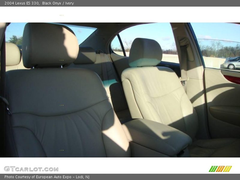 Black Onyx / Ivory 2004 Lexus ES 330