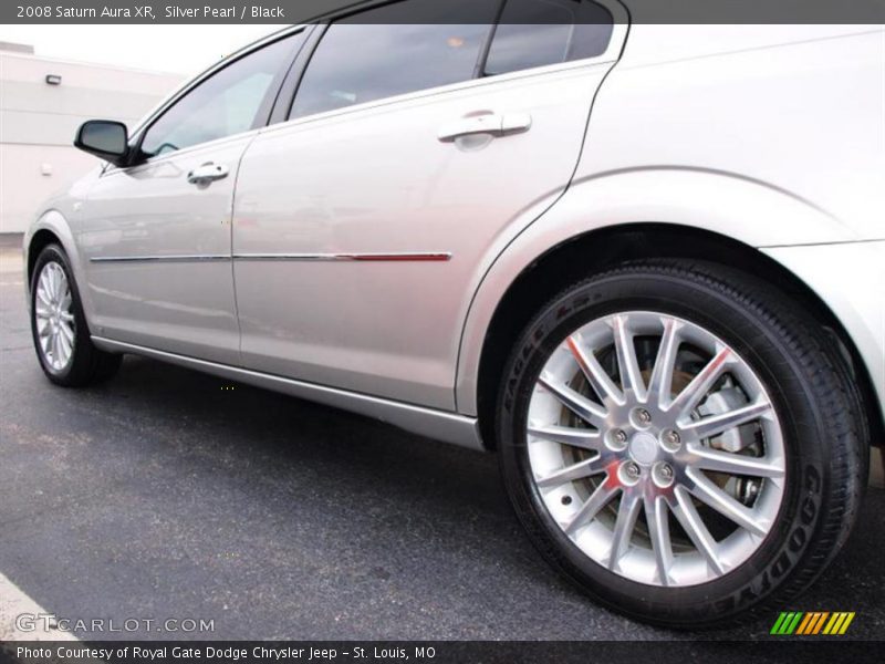 Silver Pearl / Black 2008 Saturn Aura XR