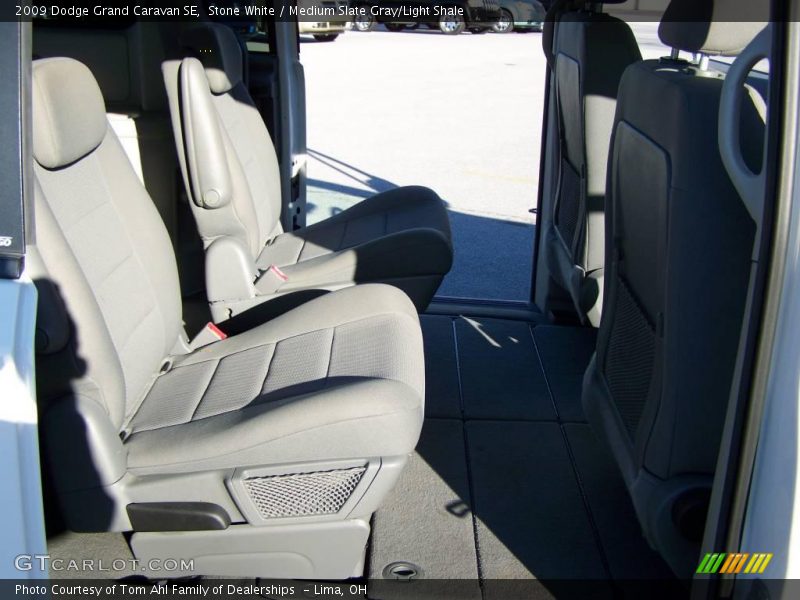 Stone White / Medium Slate Gray/Light Shale 2009 Dodge Grand Caravan SE