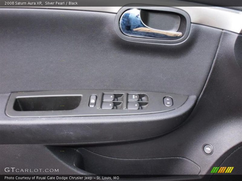 Silver Pearl / Black 2008 Saturn Aura XR