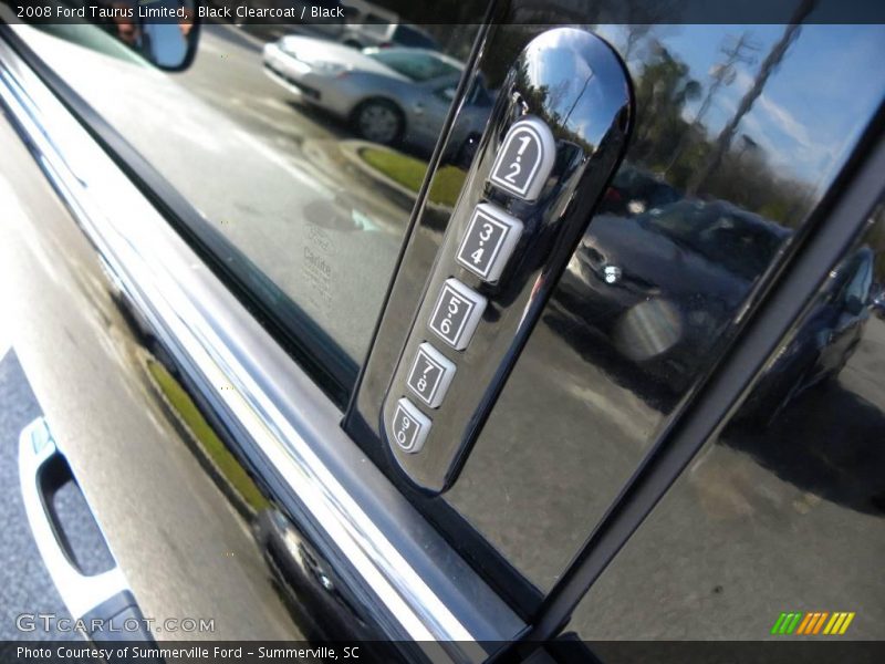 Black Clearcoat / Black 2008 Ford Taurus Limited