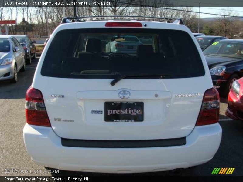 Super White / Ivory Beige 2006 Toyota Highlander V6 4WD