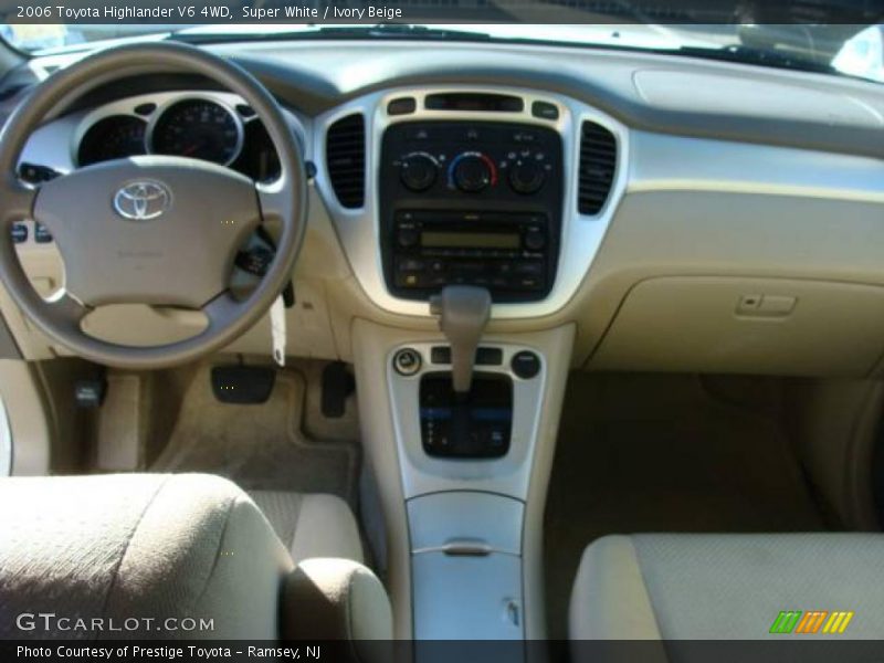 Super White / Ivory Beige 2006 Toyota Highlander V6 4WD