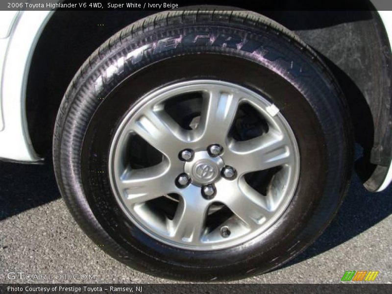 Super White / Ivory Beige 2006 Toyota Highlander V6 4WD