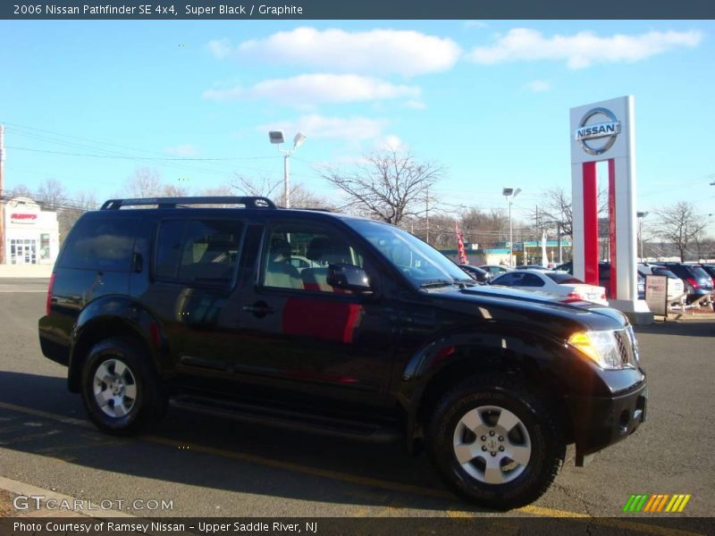 Super Black / Graphite 2006 Nissan Pathfinder SE 4x4