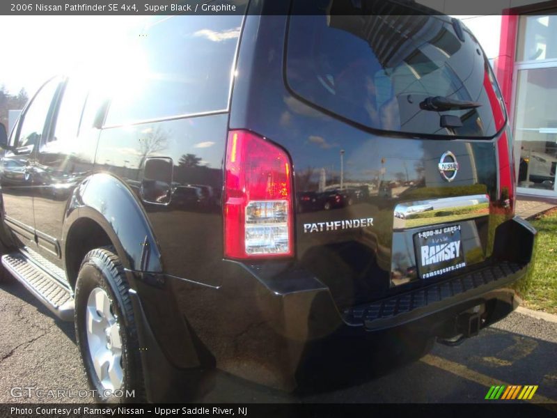 Super Black / Graphite 2006 Nissan Pathfinder SE 4x4