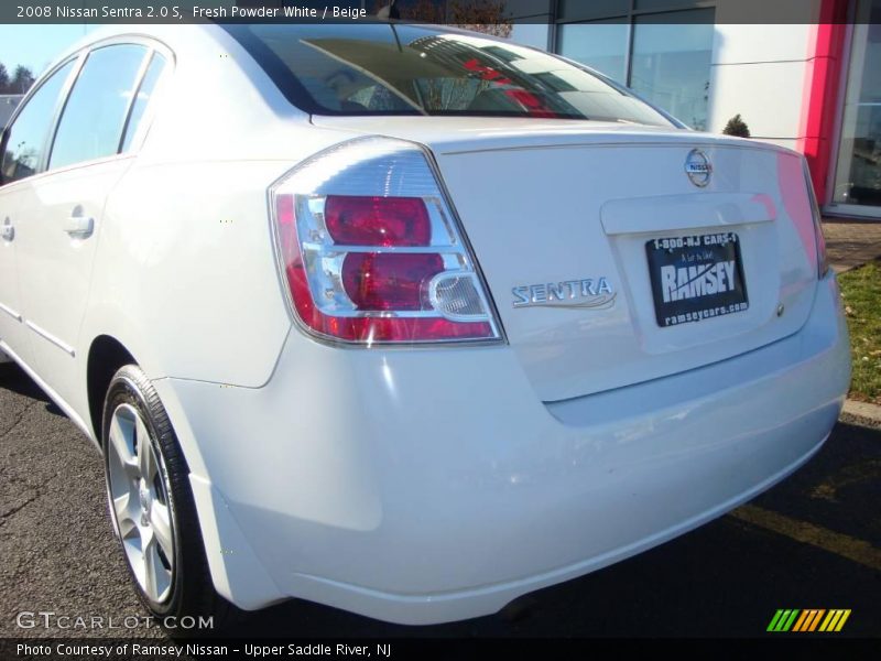 Fresh Powder White / Beige 2008 Nissan Sentra 2.0 S