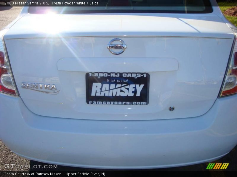 Fresh Powder White / Beige 2008 Nissan Sentra 2.0 S