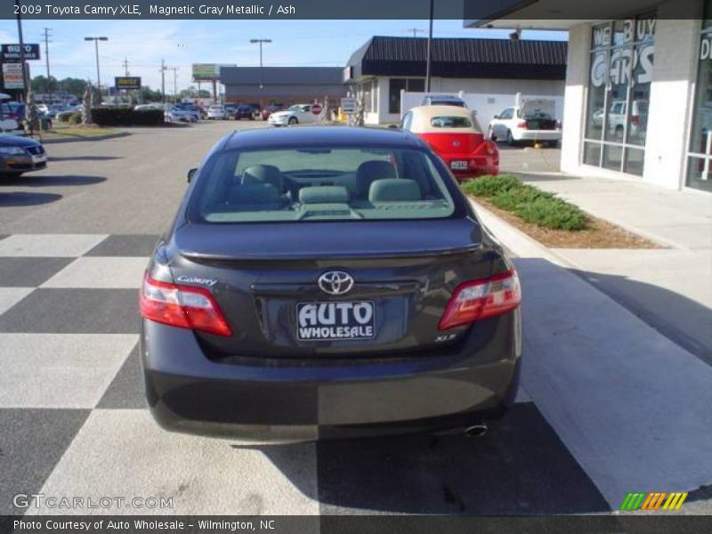Magnetic Gray Metallic / Ash 2009 Toyota Camry XLE