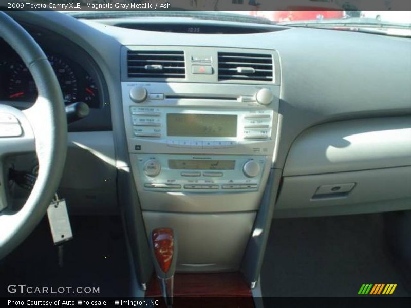 Magnetic Gray Metallic / Ash 2009 Toyota Camry XLE