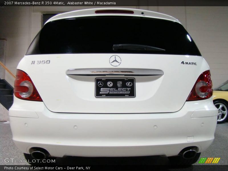 Alabaster White / Macadamia 2007 Mercedes-Benz R 350 4Matic