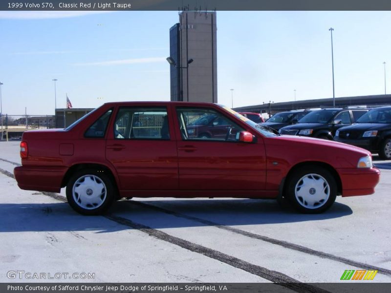 Classic Red / Light Taupe 1999 Volvo S70