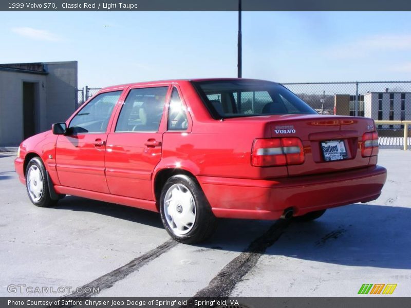 Classic Red / Light Taupe 1999 Volvo S70
