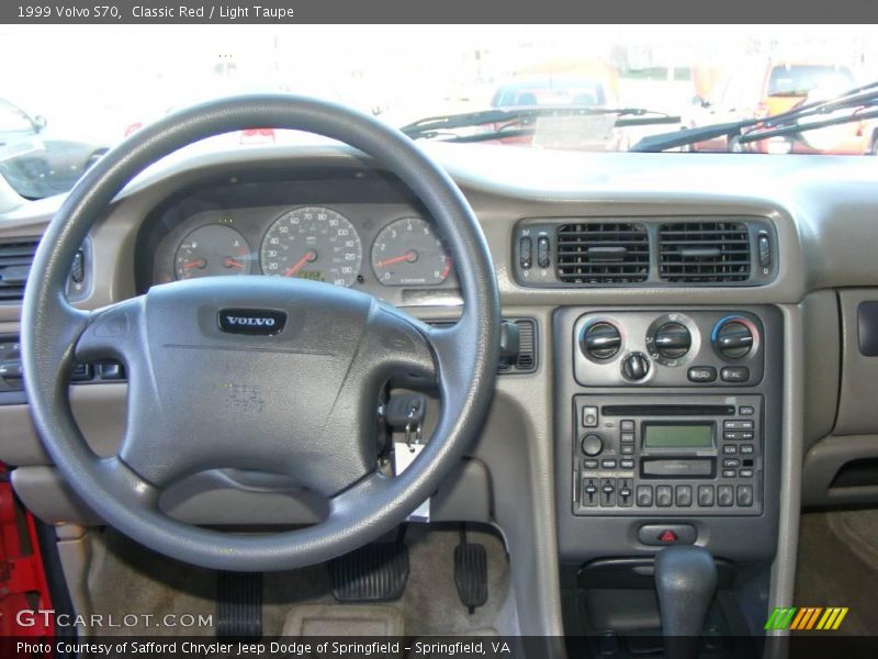 Classic Red / Light Taupe 1999 Volvo S70