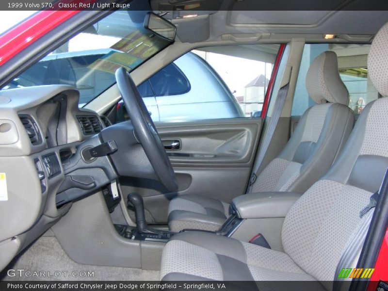 Classic Red / Light Taupe 1999 Volvo S70