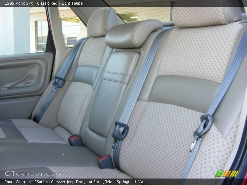 Classic Red / Light Taupe 1999 Volvo S70