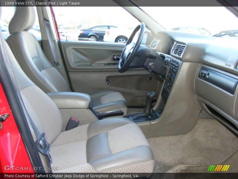Classic Red / Light Taupe 1999 Volvo S70