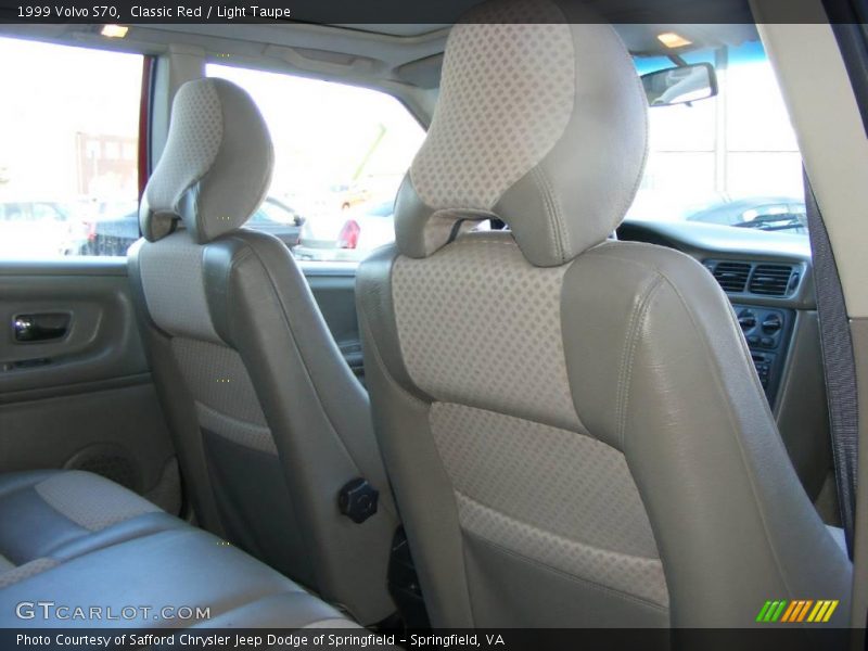 Classic Red / Light Taupe 1999 Volvo S70