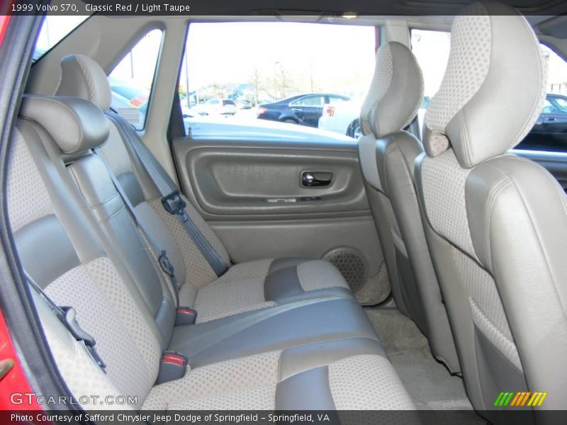 Classic Red / Light Taupe 1999 Volvo S70