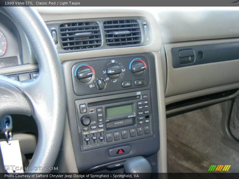 Classic Red / Light Taupe 1999 Volvo S70