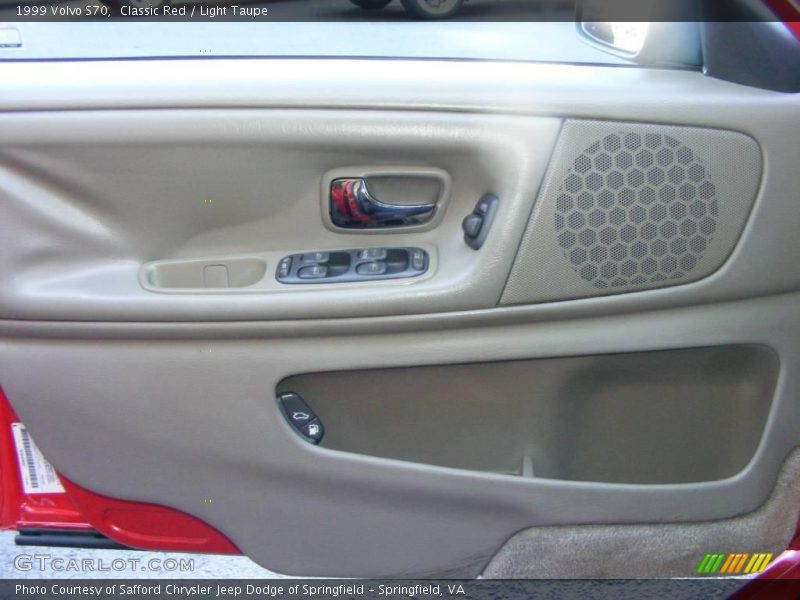 Classic Red / Light Taupe 1999 Volvo S70