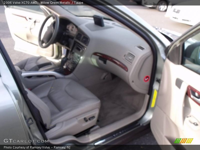 Willow Green Metallic / Taupe 2006 Volvo XC70 AWD