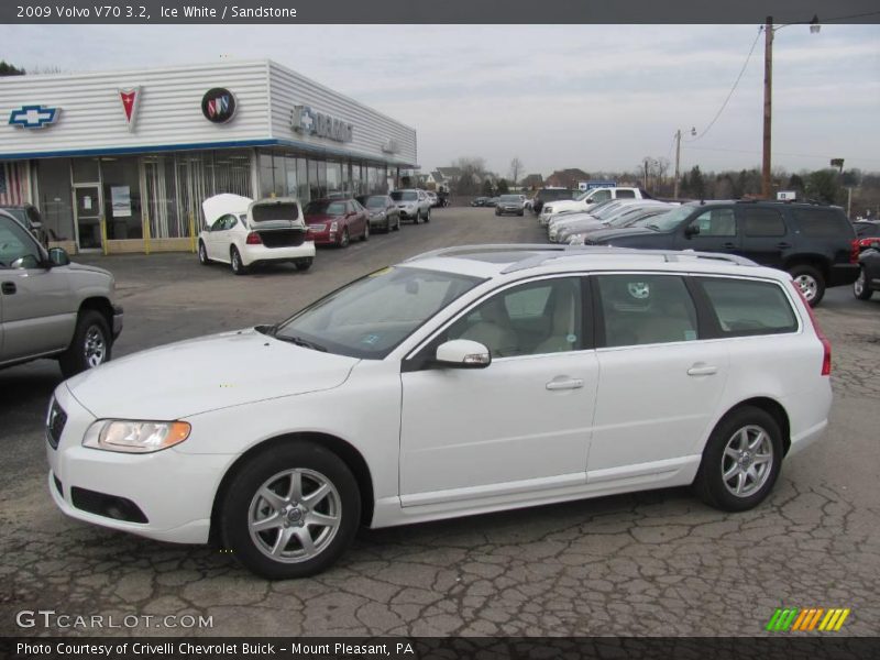 Ice White / Sandstone 2009 Volvo V70 3.2