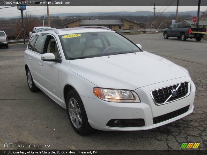 Ice White / Sandstone 2009 Volvo V70 3.2