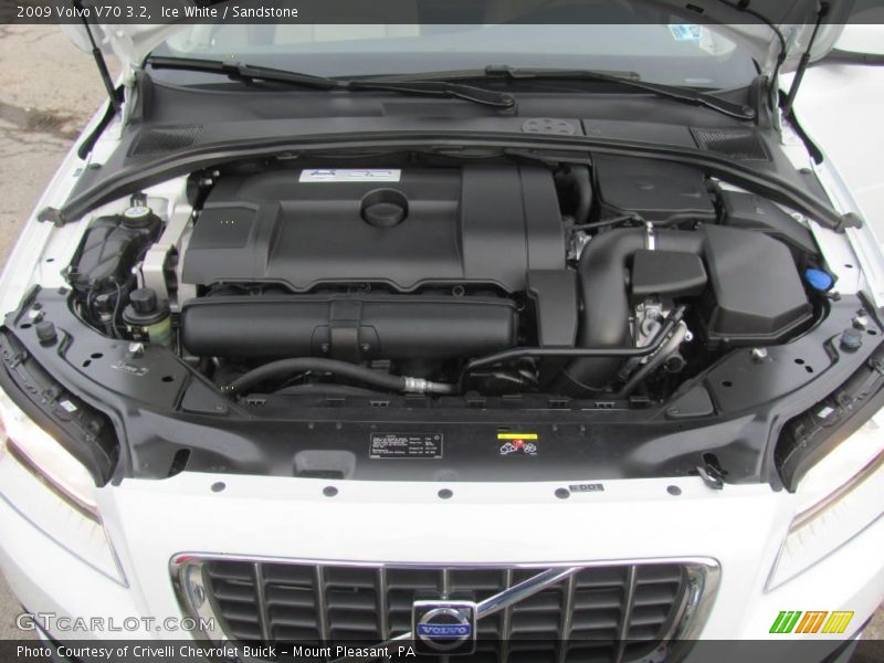 Ice White / Sandstone 2009 Volvo V70 3.2
