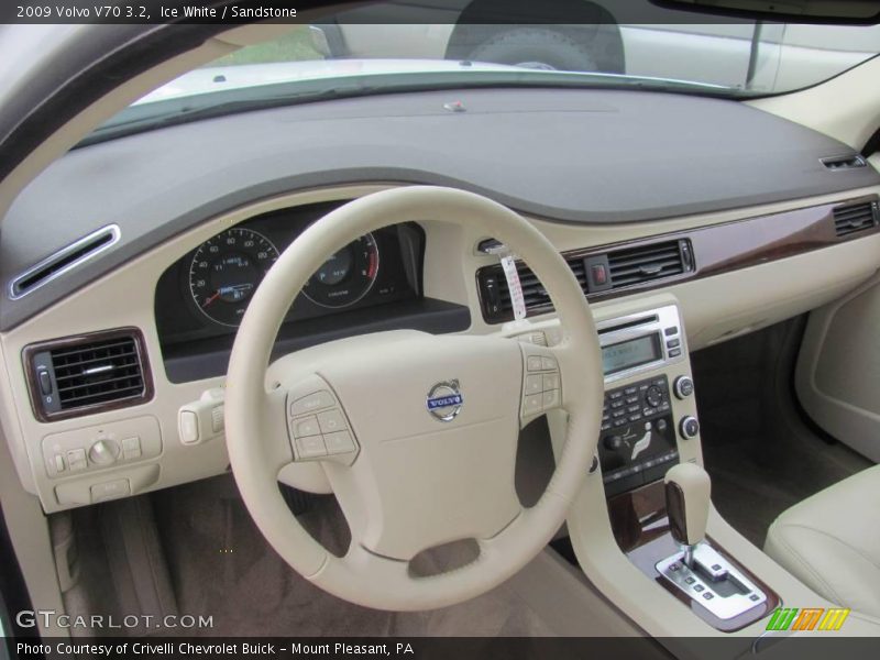 Ice White / Sandstone 2009 Volvo V70 3.2