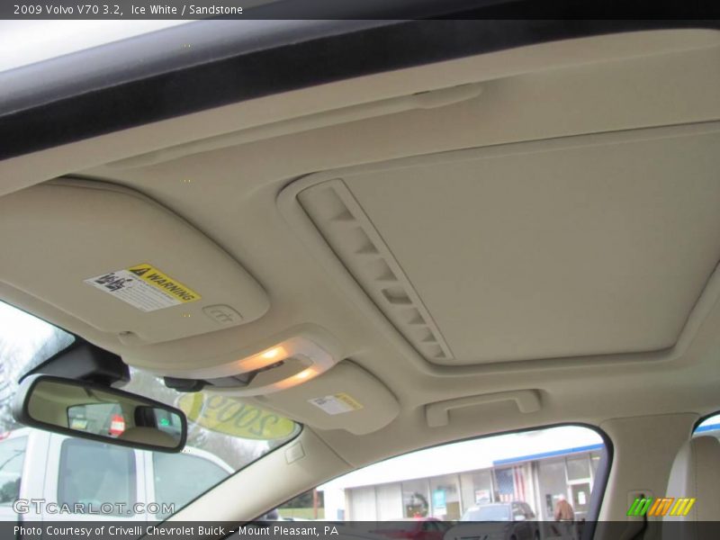 Ice White / Sandstone 2009 Volvo V70 3.2