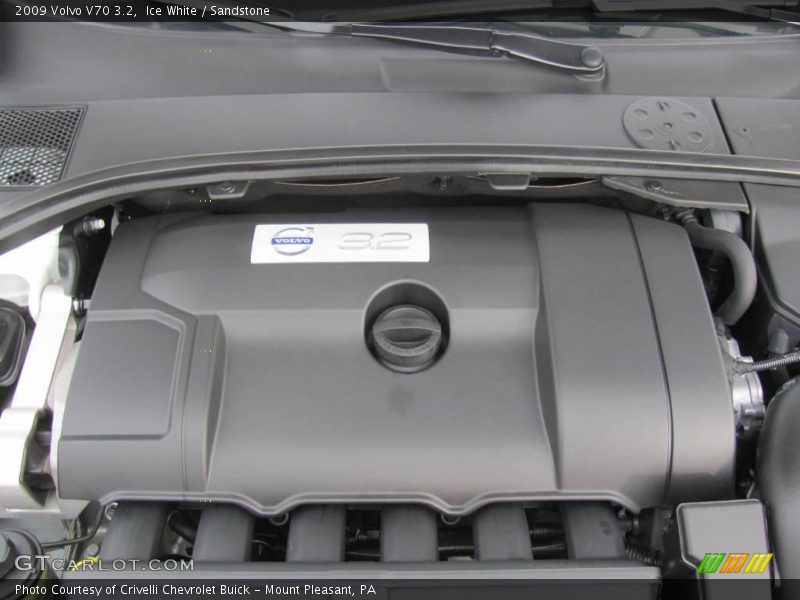 Ice White / Sandstone 2009 Volvo V70 3.2
