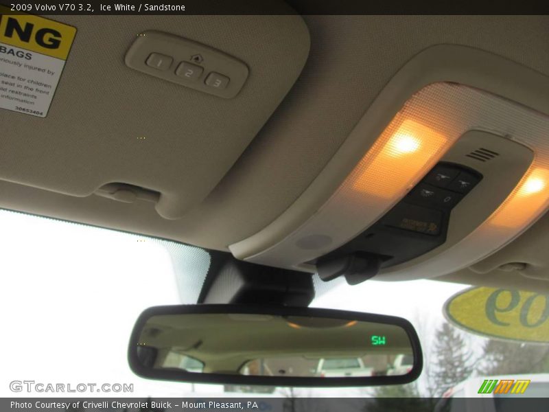 Ice White / Sandstone 2009 Volvo V70 3.2