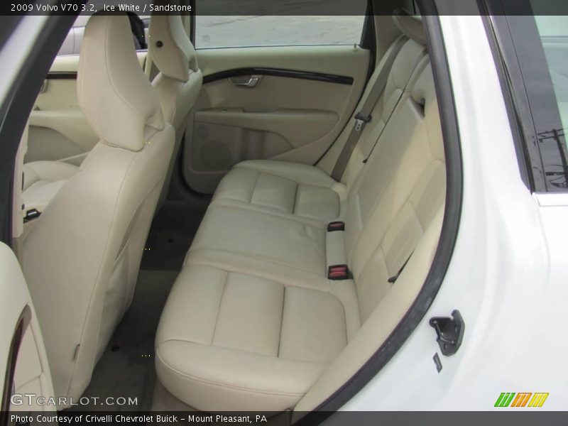 Ice White / Sandstone 2009 Volvo V70 3.2