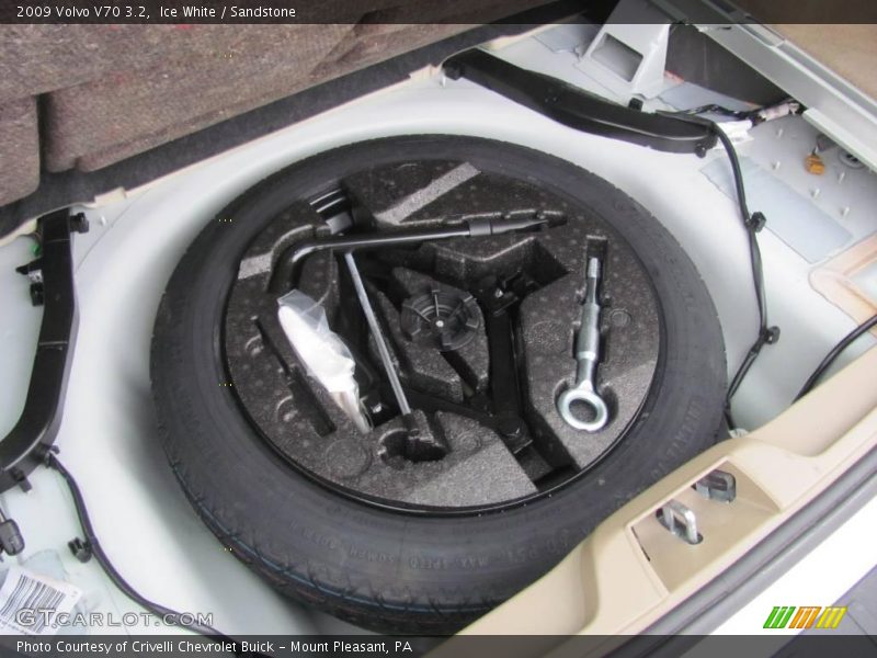 Ice White / Sandstone 2009 Volvo V70 3.2