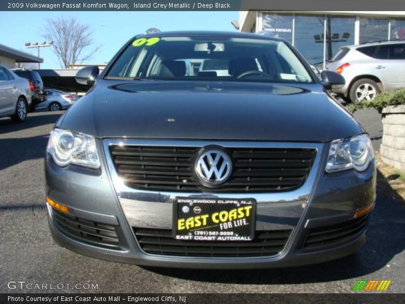 Island Grey Metallic / Deep Black 2009 Volkswagen Passat Komfort Wagon