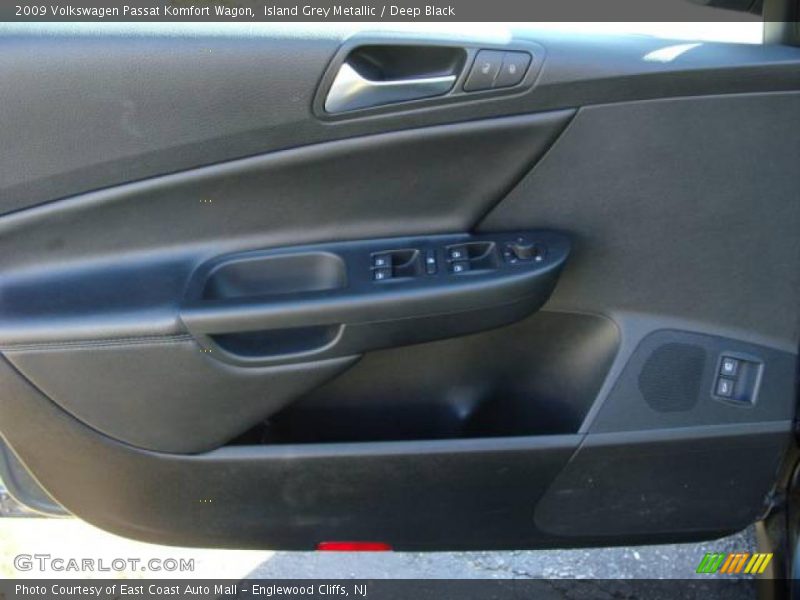 Island Grey Metallic / Deep Black 2009 Volkswagen Passat Komfort Wagon