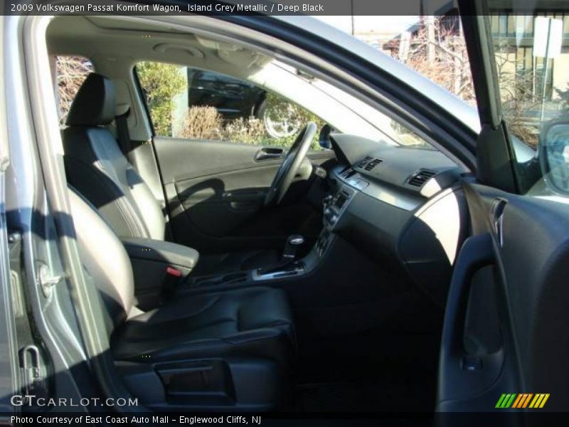 Island Grey Metallic / Deep Black 2009 Volkswagen Passat Komfort Wagon