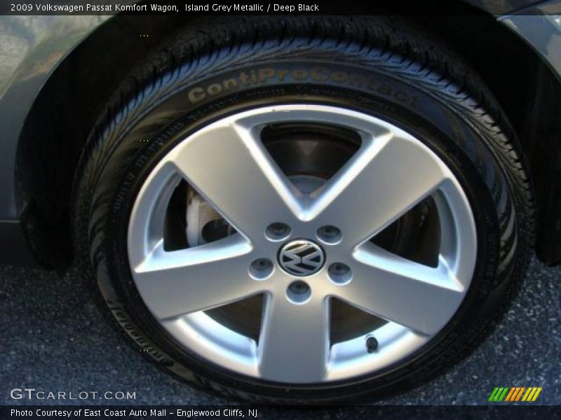 Island Grey Metallic / Deep Black 2009 Volkswagen Passat Komfort Wagon