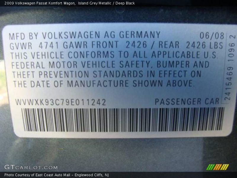 Island Grey Metallic / Deep Black 2009 Volkswagen Passat Komfort Wagon