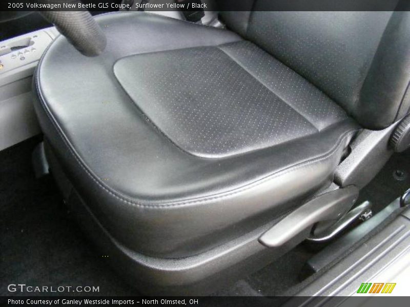 Sunflower Yellow / Black 2005 Volkswagen New Beetle GLS Coupe