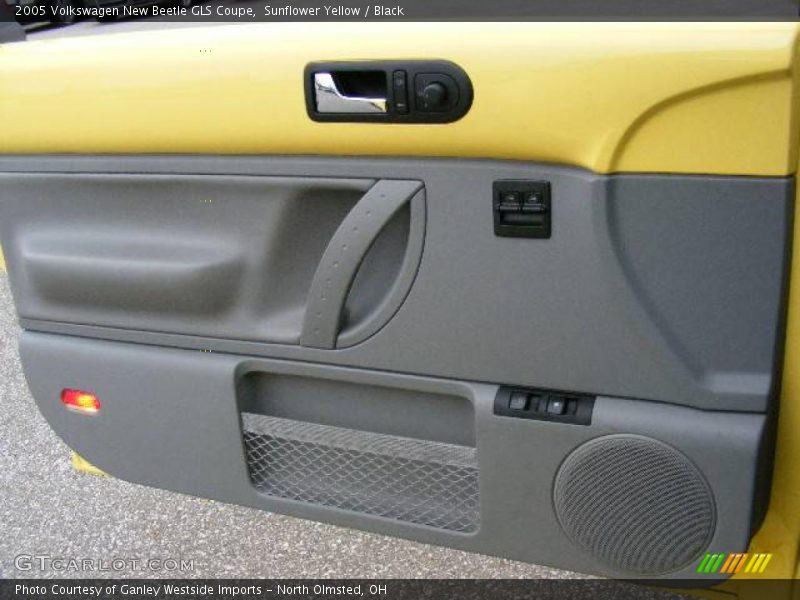 Sunflower Yellow / Black 2005 Volkswagen New Beetle GLS Coupe