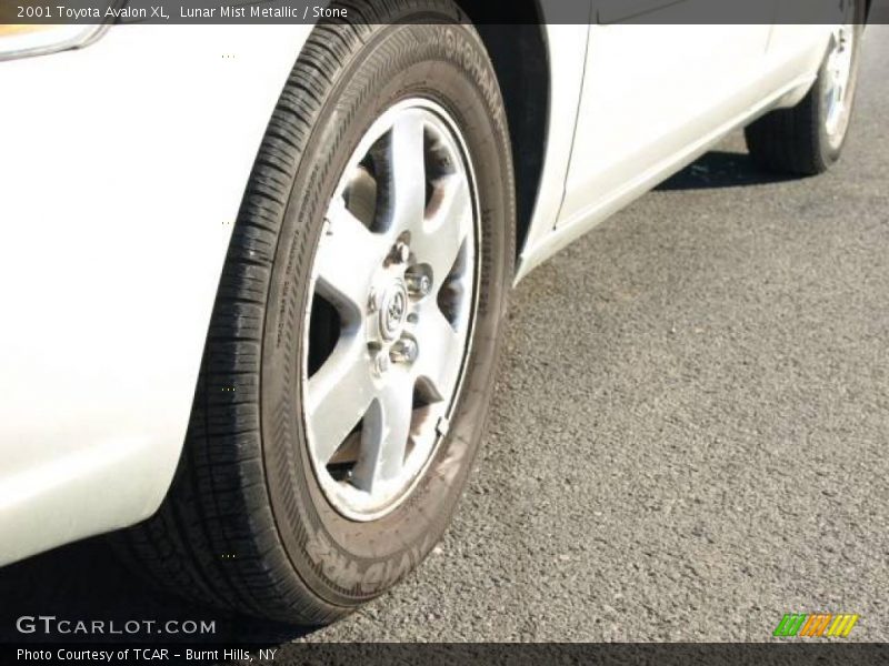 Lunar Mist Metallic / Stone 2001 Toyota Avalon XL