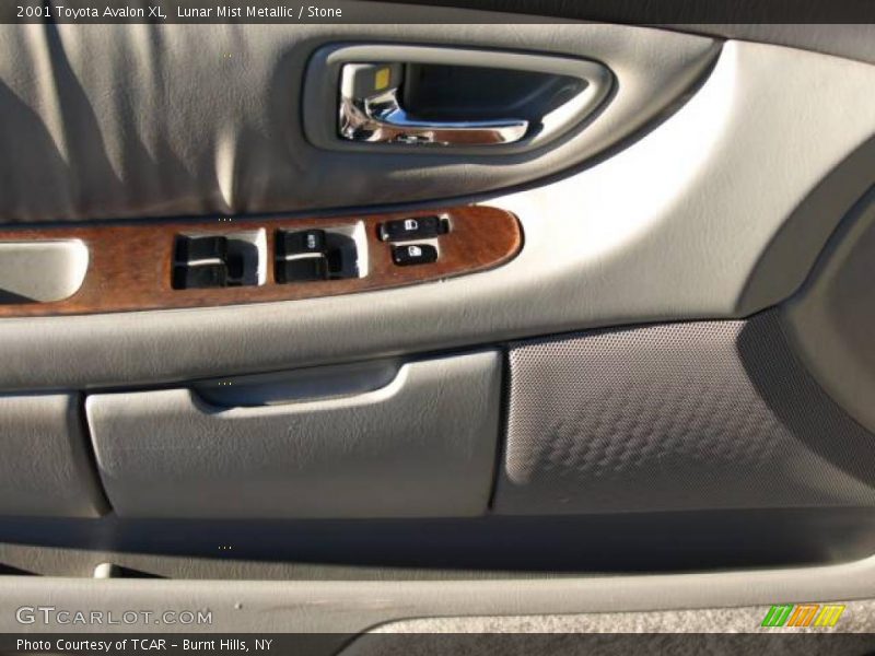 Lunar Mist Metallic / Stone 2001 Toyota Avalon XL